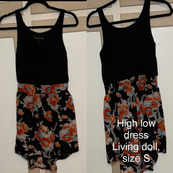 Assorted dresses - Picture 3 of 13